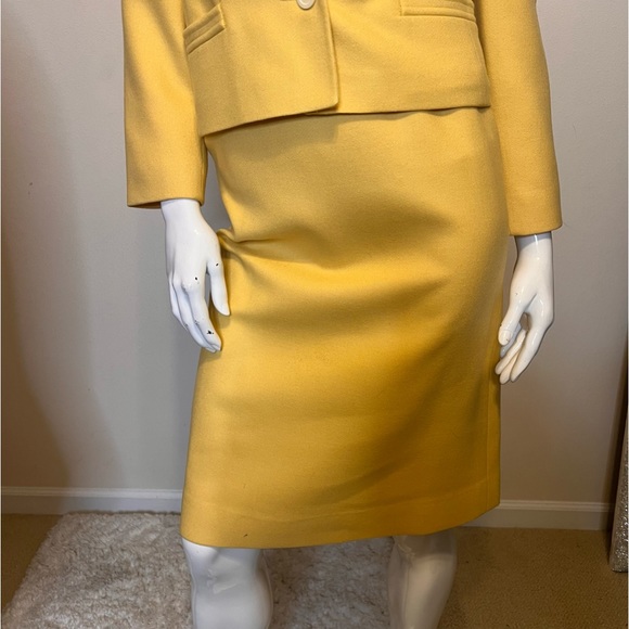 LOUIS FERAUD Yellow Wool Skirt Suit 4• Excellent - Picture 3 of 14